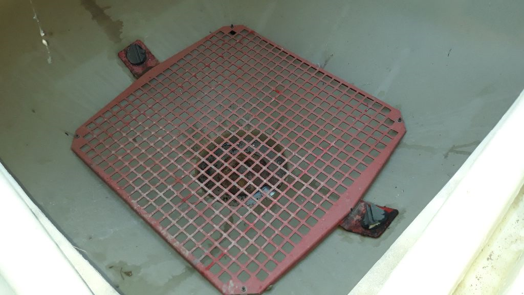 Düngerstreuer typu AGUIRRE 1 AC2 1000, Gebrauchtmaschine w Antrain (Zdjęcie 4)