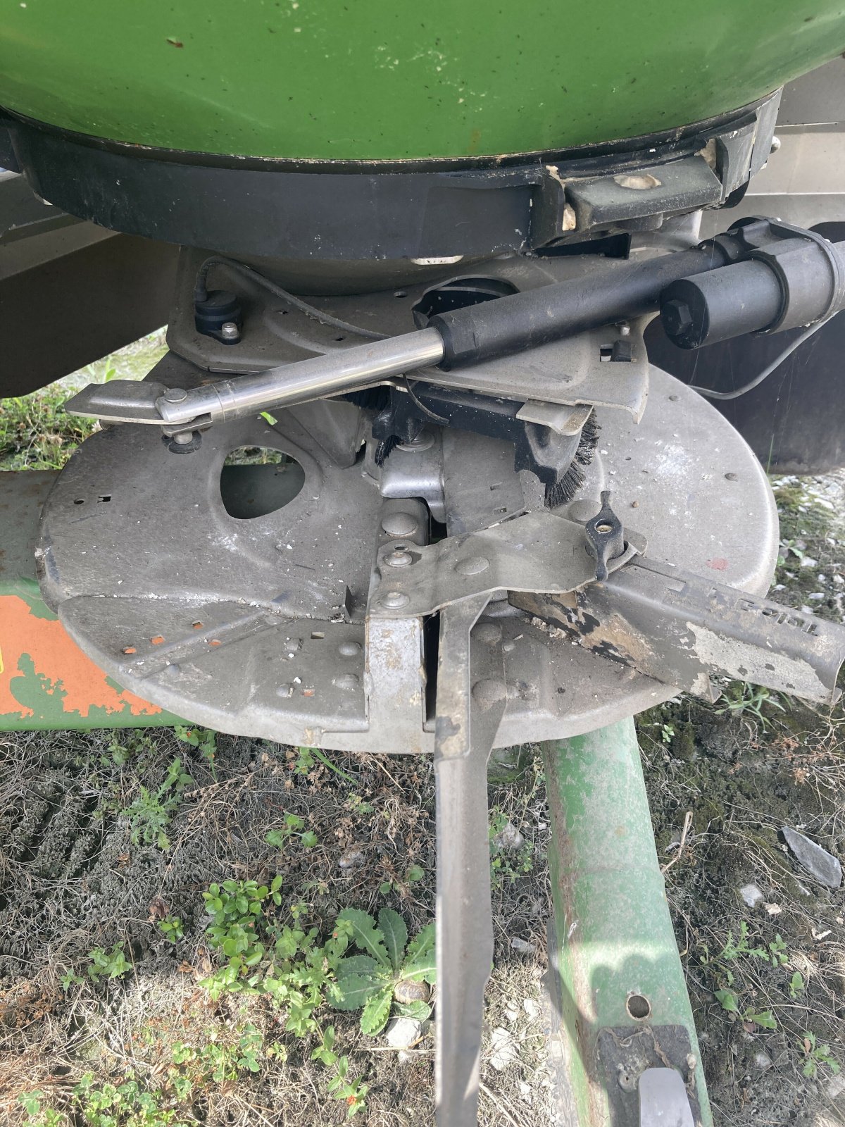 Düngerstreuer типа Amazone DISTRIBUTEUR D'ENGRAIS ZA TS, Gebrauchtmaschine в ST CLEMENT DE LA PLACE (Фотография 5)