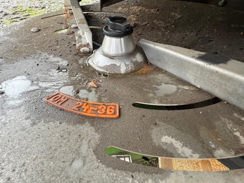 Düngerstreuer типа Amazone FORTIX, Gebrauchtmaschine в ESCAUDOEUVRES (Фотография 4)