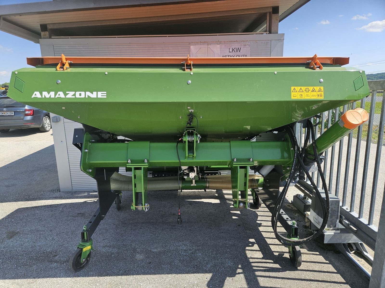 Düngerstreuer des Typs Amazone FTender 1600, Neumaschine in Siget in der Wart (Bild 5)