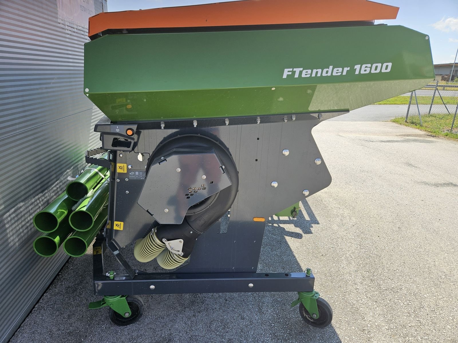Düngerstreuer des Typs Amazone FTender 1600, Neumaschine in Siget in der Wart (Bild 1)