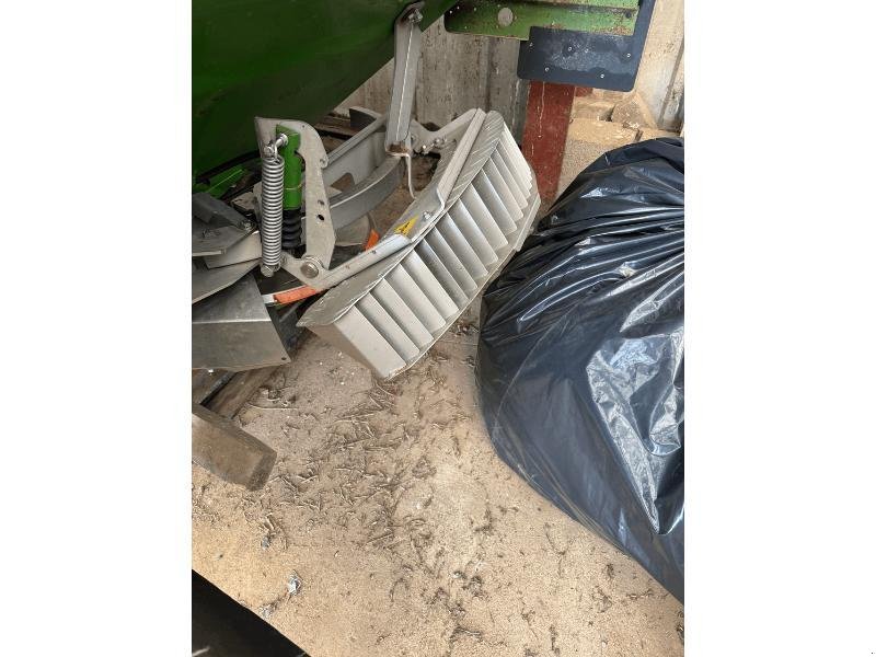 Düngerstreuer типа Amazone NOVIX, Gebrauchtmaschine в ESCAUDOEUVRES (Фотография 5)