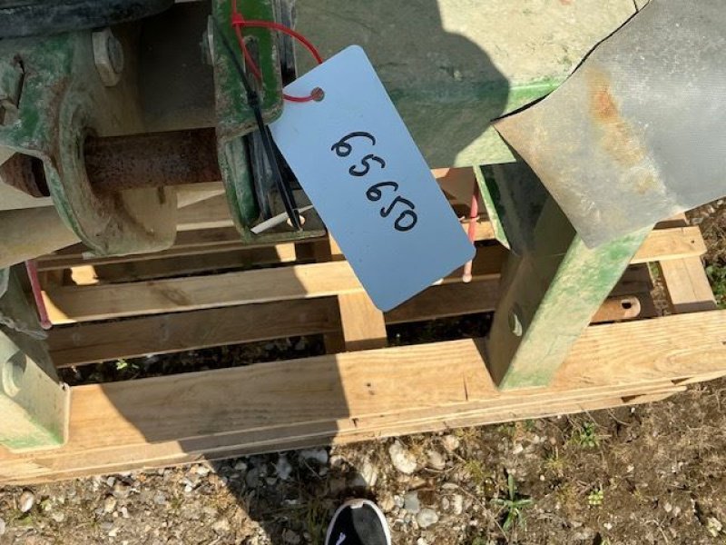 Düngerstreuer des Typs Amazone PRETIX1500, Gebrauchtmaschine in les hayons (Bild 4)