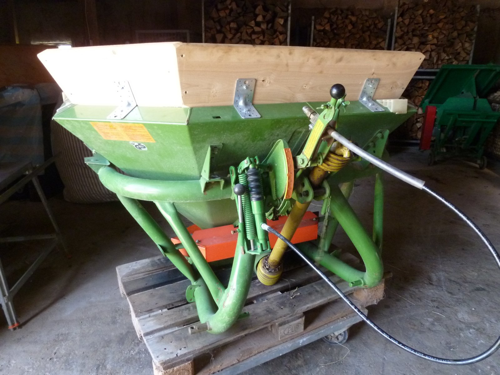 Düngerstreuer типа Amazone ZA-F 604 R, Gebrauchtmaschine в Bissingen (Фотография 2)