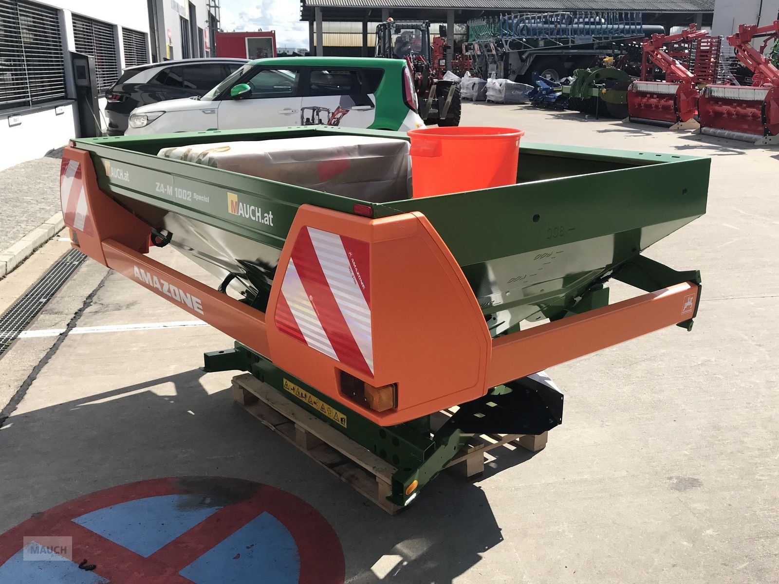 Düngerstreuer des Typs Amazone ZA - M 1002 Special, Neumaschine in Burgkirchen (Bild 8)
