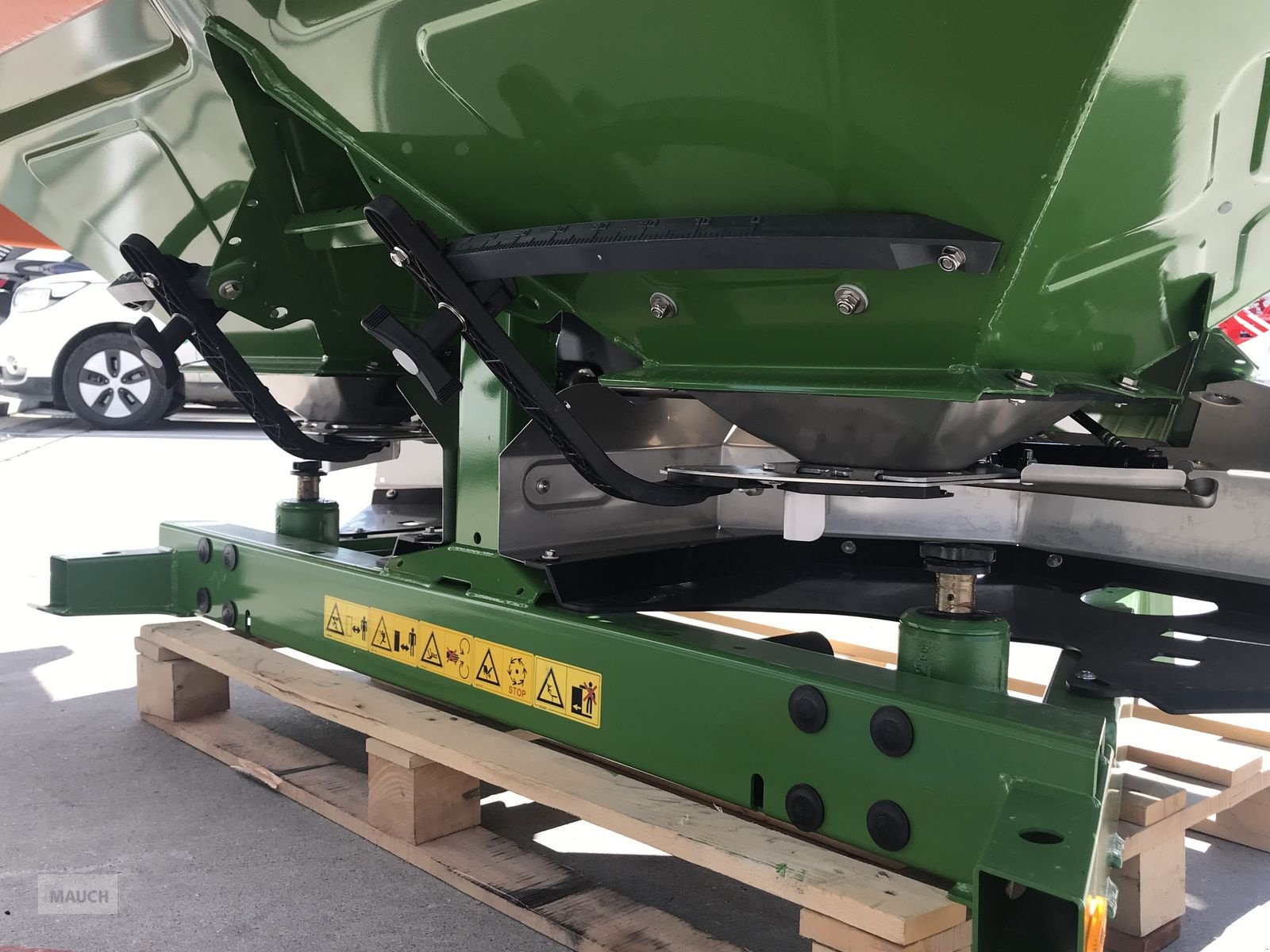 Düngerstreuer des Typs Amazone ZA - M 1002 Special, Neumaschine in Burgkirchen (Bild 11)