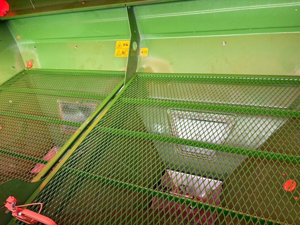 Düngerstreuer типа Amazone ZA-M 1501, Gebrauchtmaschine в Courtedoux (Фотография 4)