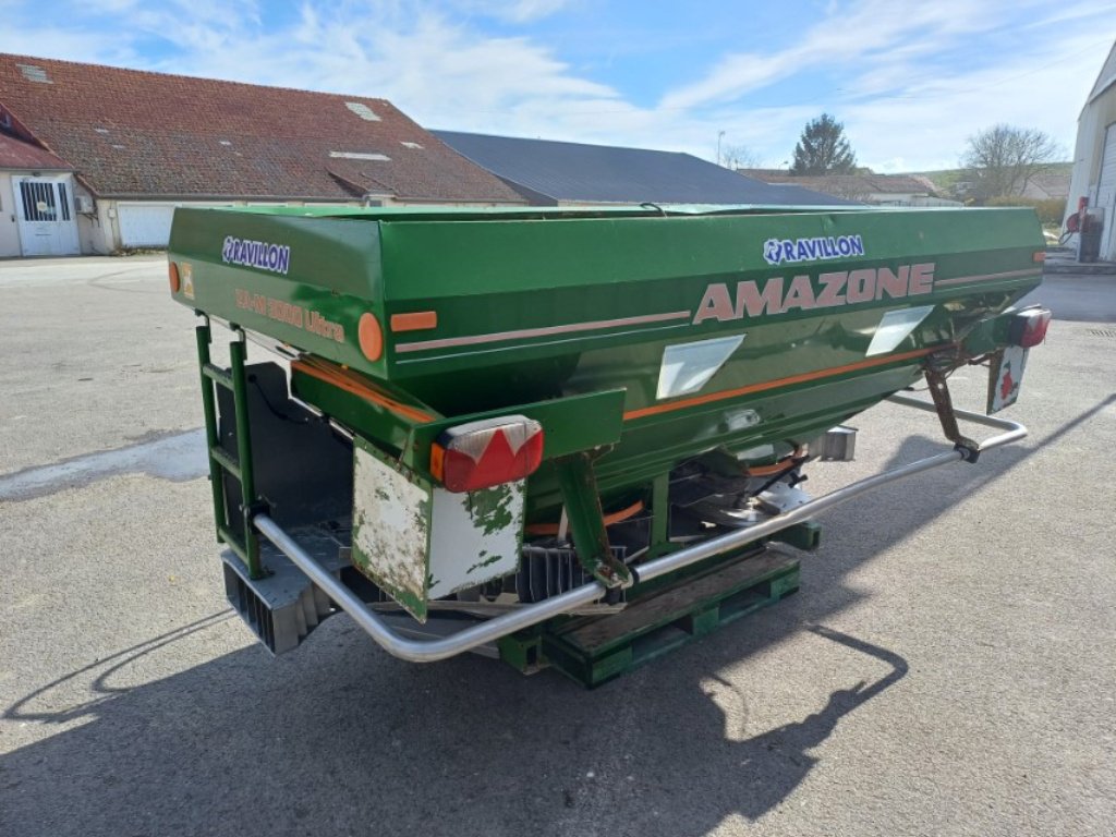 Düngerstreuer des Typs Amazone ZA-M 3000 ultra, Gebrauchtmaschine in VERT TOULON (Bild 3)