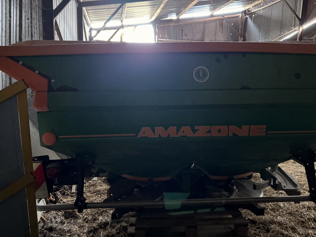 Düngerstreuer typu Amazone ZA-M 3000, Gebrauchtmaschine w LIMEY-REMENAUVILLE (Zdjęcie 8)