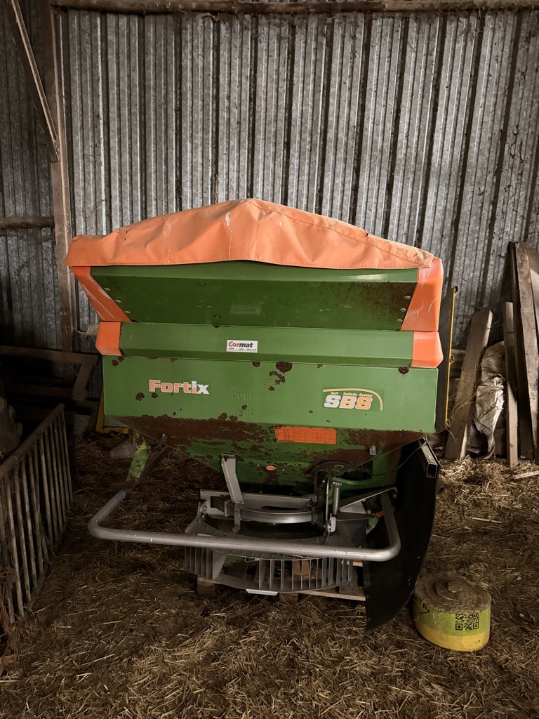 Düngerstreuer typu Amazone ZA-M 3000, Gebrauchtmaschine w LIMEY-REMENAUVILLE (Zdjęcie 2)