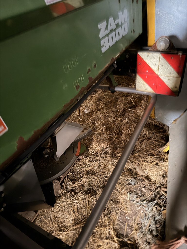 Düngerstreuer typu Amazone ZA-M 3000, Gebrauchtmaschine w LIMEY-REMENAUVILLE (Zdjęcie 3)