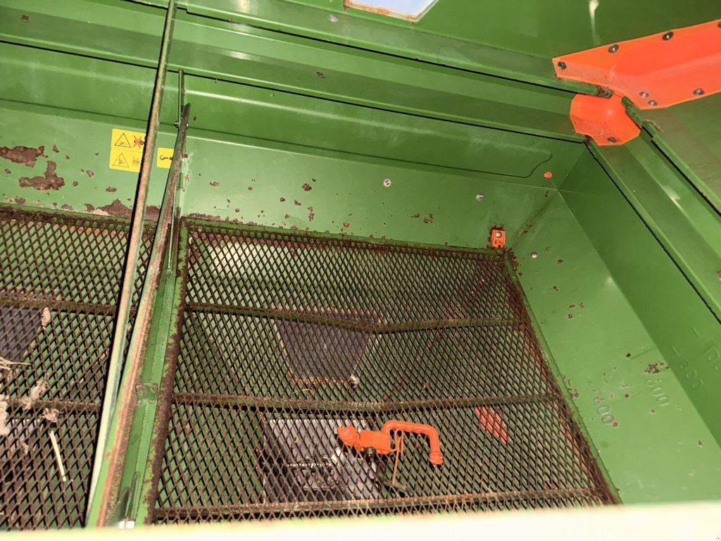 Düngerstreuer typu Amazone ZA-M 3000, Gebrauchtmaschine w LIMEY-REMENAUVILLE (Zdjęcie 11)