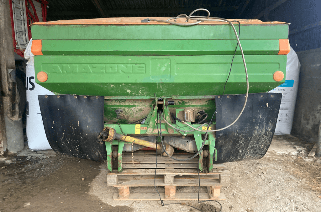 Düngerstreuer of the type Amazone ZA-M, Gebrauchtmaschine in TREMEUR (Picture 1)