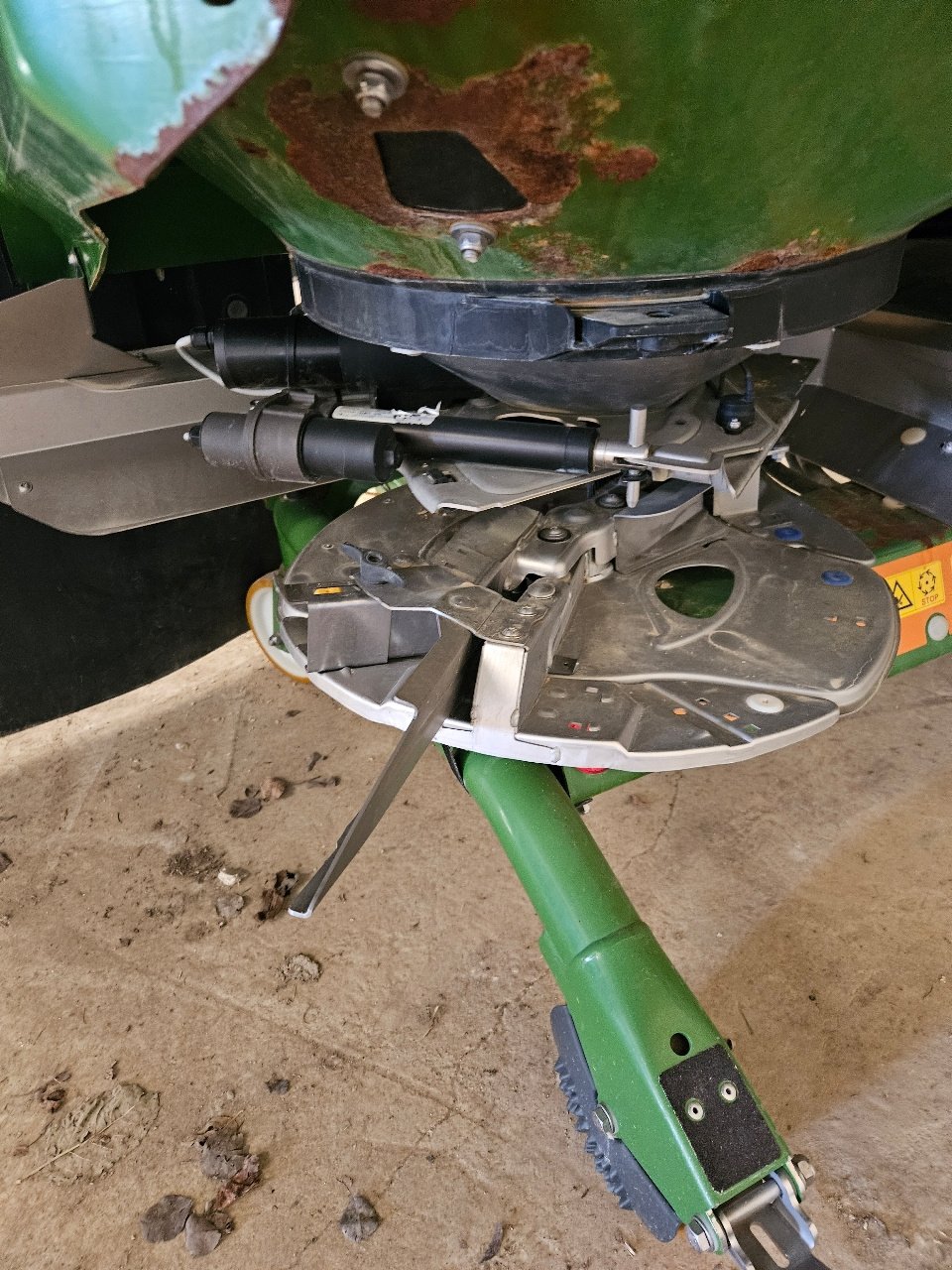 Düngerstreuer des Typs Amazone Za-ts 3200 profis hydro, Gebrauchtmaschine in MANDRES-SUR-VAIR (Bild 8)