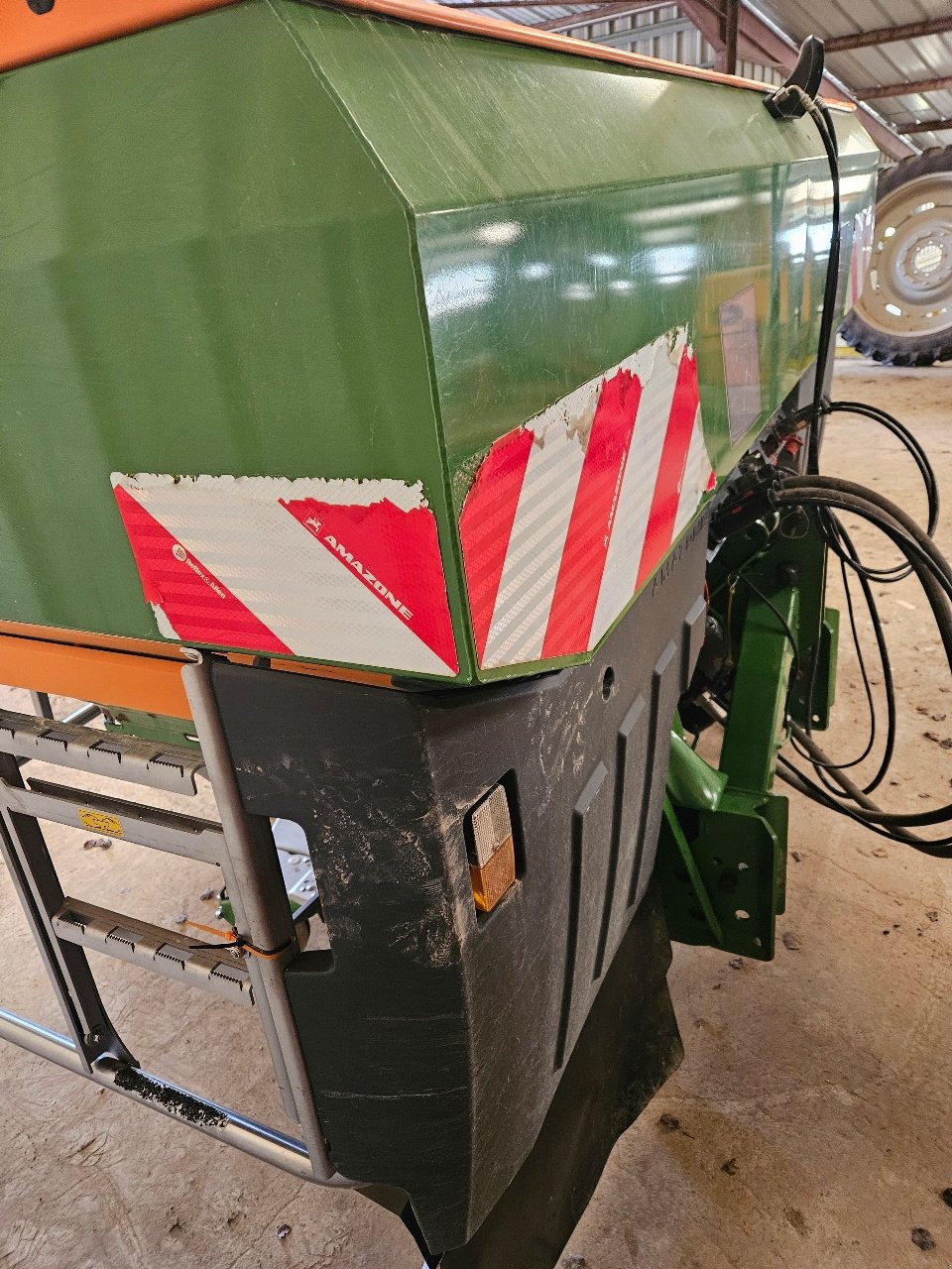 Düngerstreuer des Typs Amazone Za-ts 3200 profis hydro, Gebrauchtmaschine in MANDRES-SUR-VAIR (Bild 2)
