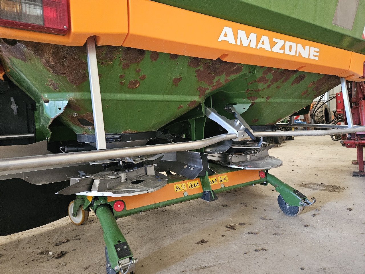 Düngerstreuer des Typs Amazone Za-ts 3200 profis hydro, Gebrauchtmaschine in MANDRES-SUR-VAIR (Bild 4)