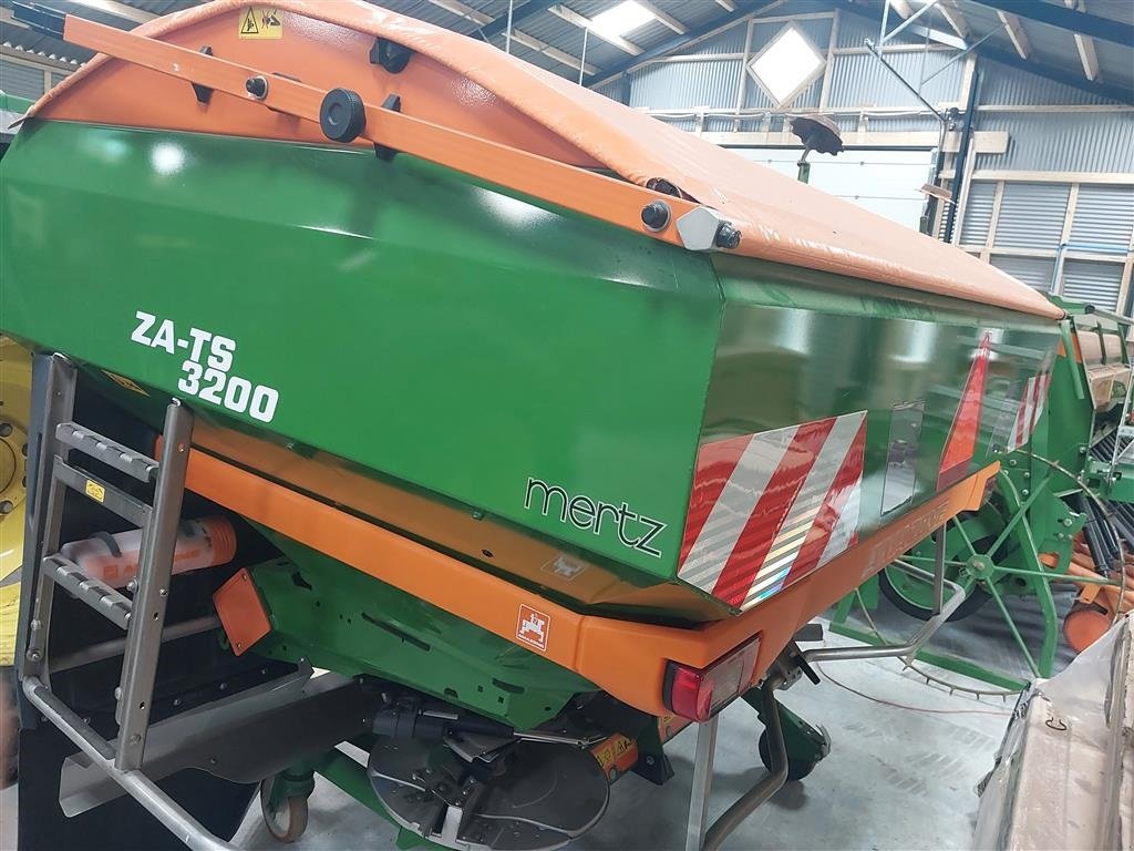 Düngerstreuer of the type Amazone ZA-TS 3200 Profis Hydro, Gebrauchtmaschine in Rønnede (Picture 4)
