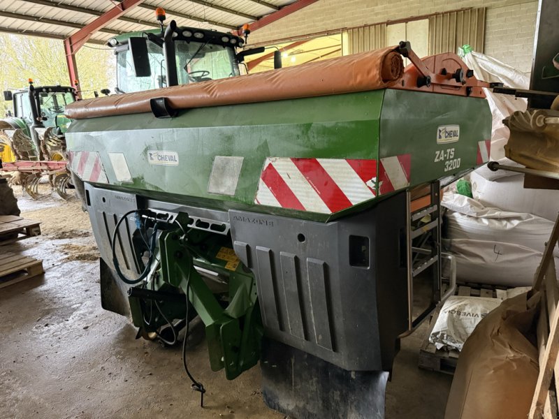 Düngerstreuer del tipo Amazone ZA-TS 3200, Gebrauchtmaschine en Marolles