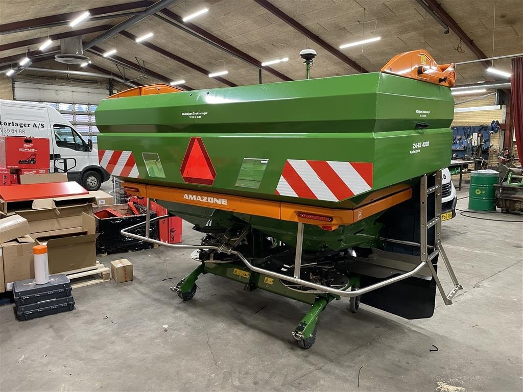 Düngerstreuer типа Amazone ZA-TS 4200 Hydro, Gebrauchtmaschine в Nimtofte (Фотография 5)