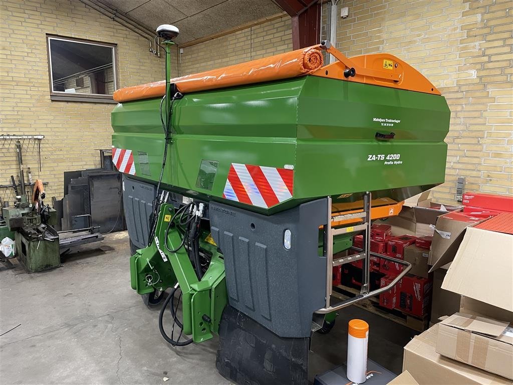 Düngerstreuer типа Amazone ZA-TS 4200 Hydro, Gebrauchtmaschine в Nimtofte (Фотография 3)