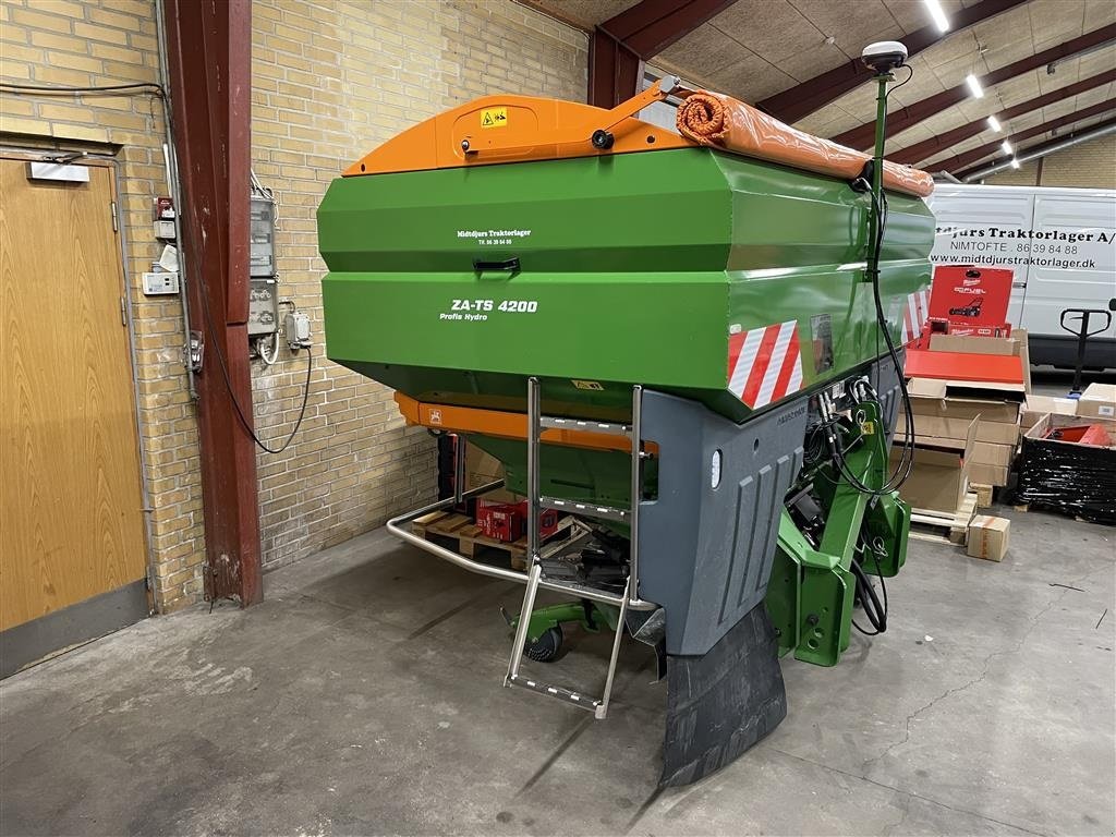 Düngerstreuer типа Amazone ZA-TS 4200 Hydro, Gebrauchtmaschine в Nimtofte (Фотография 1)