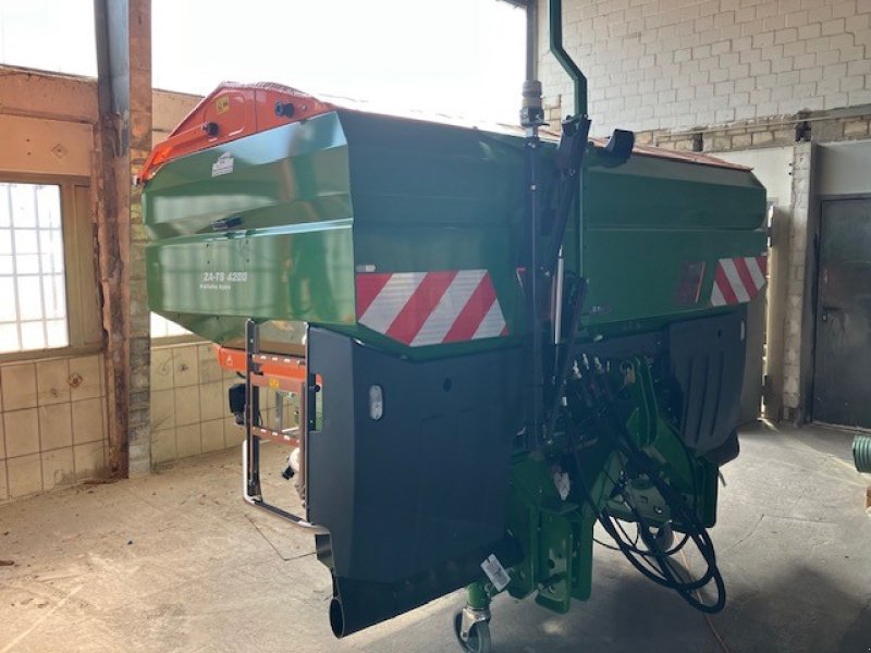 Düngerstreuer типа Amazone ZA-TS 4200 Ultra Profis Hydro, Gebrauchtmaschine в Preetz (Фотография 2)