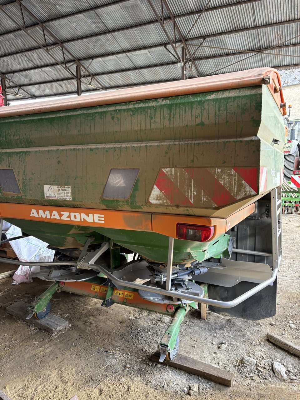 Düngerstreuer of the type Amazone ZA TS 4200, Gebrauchtmaschine in VERT TOULON (Picture 3)