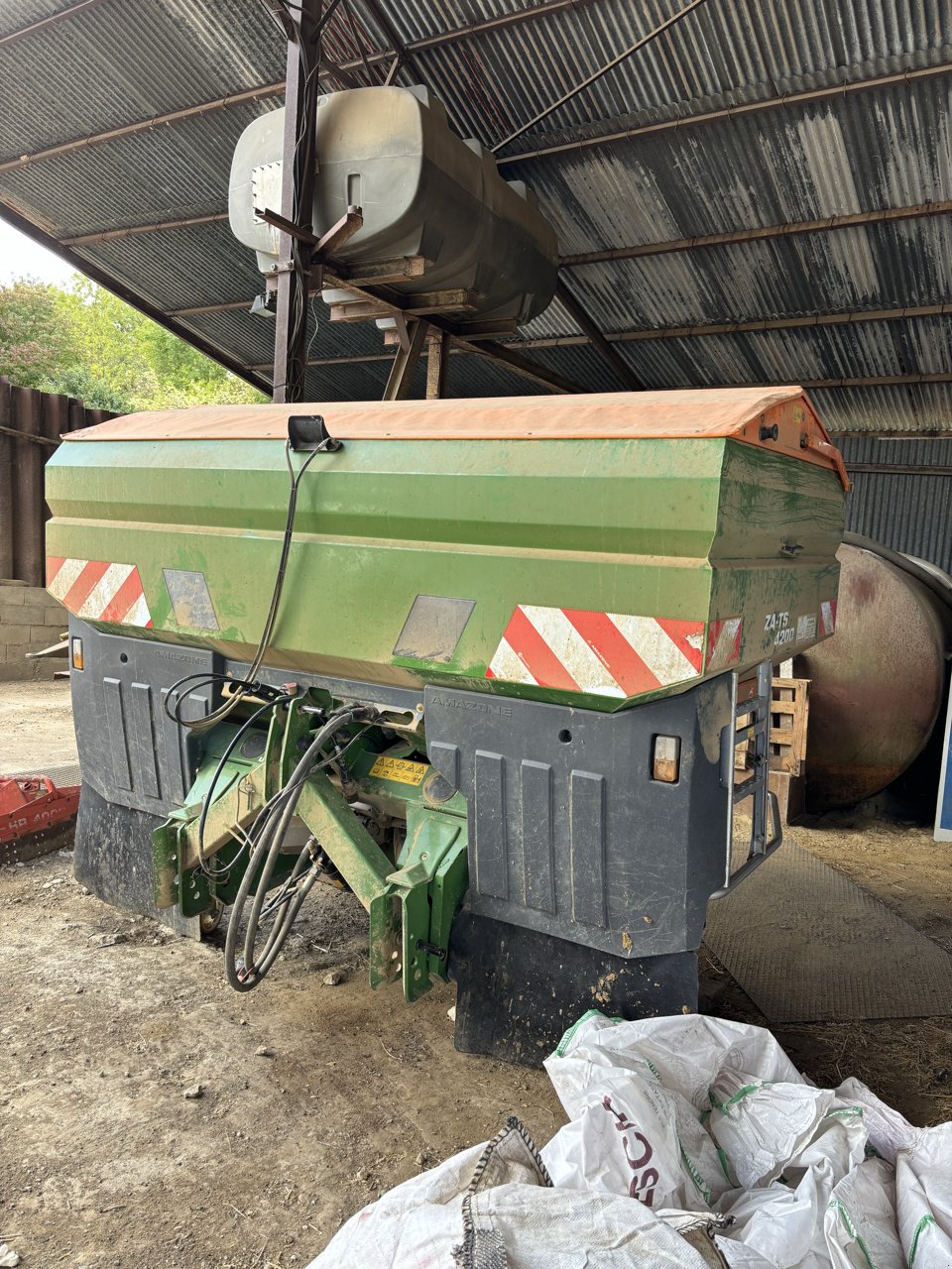Düngerstreuer of the type Amazone ZA TS 4200, Gebrauchtmaschine in VERT TOULON (Picture 1)