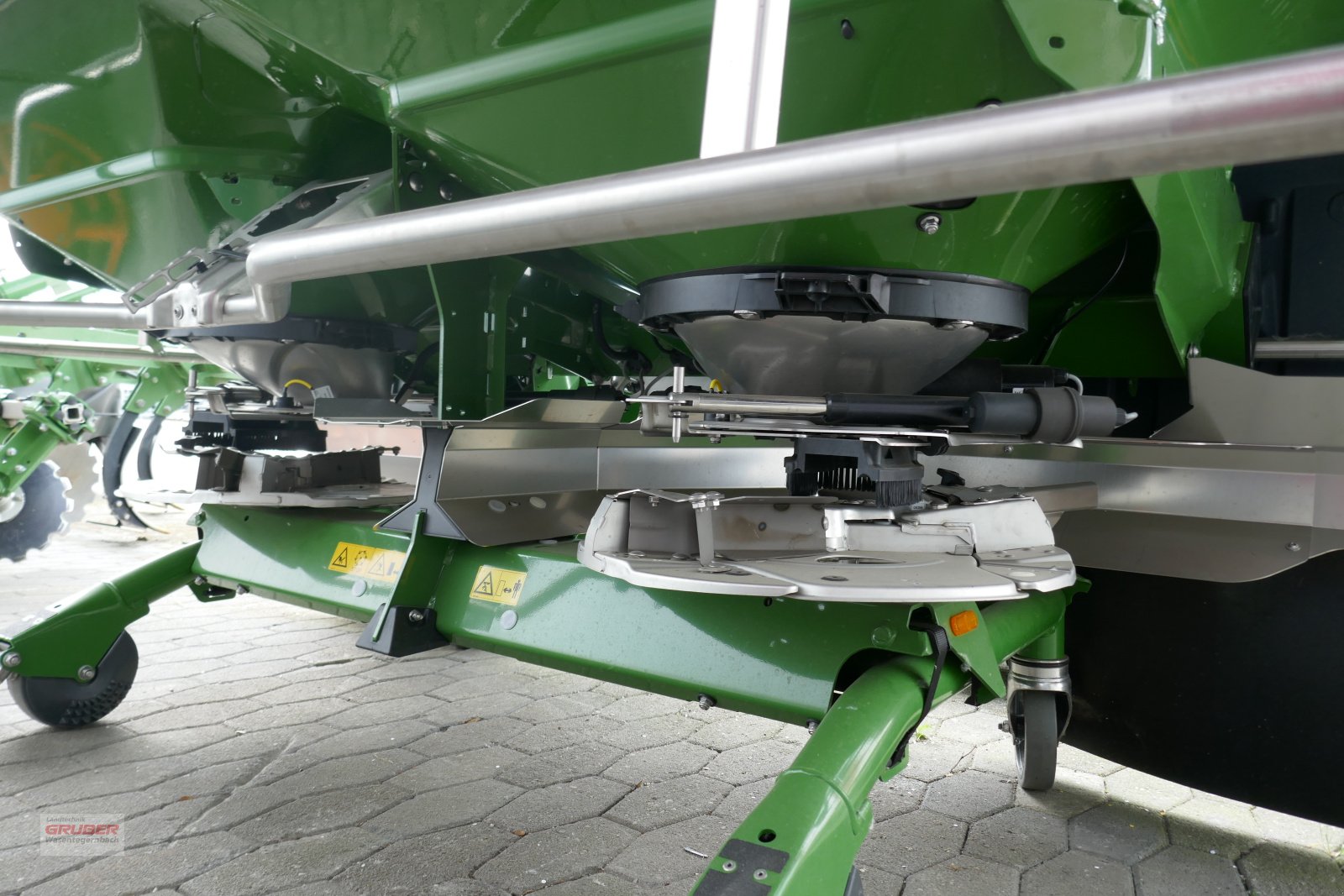 Düngerstreuer des Typs Amazone ZA-TS Profis Hydro 3200 Ultra Rahmen, Neumaschine in Dorfen (Bild 4)