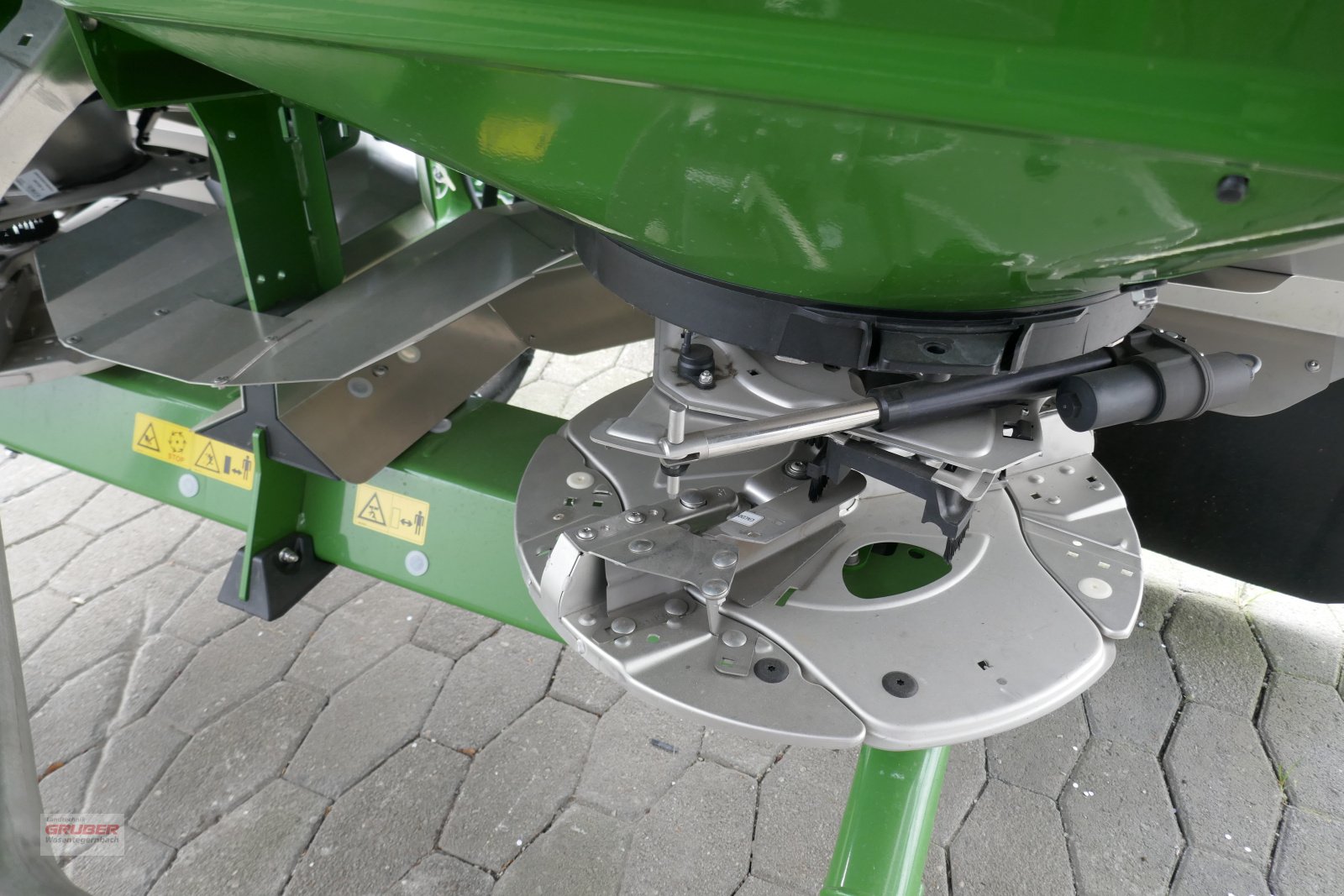 Düngerstreuer des Typs Amazone ZA-TS Profis Hydro 3200 Ultra Rahmen, Neumaschine in Dorfen (Bild 5)