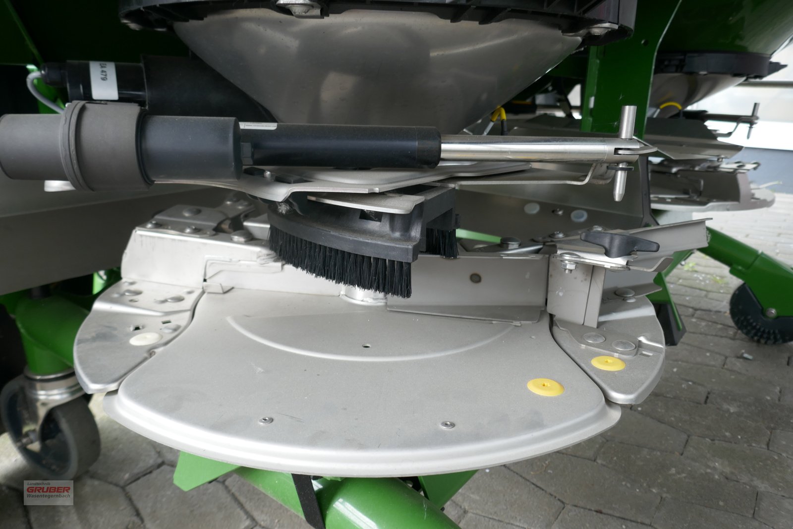 Düngerstreuer des Typs Amazone ZA-TS Profis Hydro 3200 Ultra Rahmen, Neumaschine in Dorfen (Bild 9)