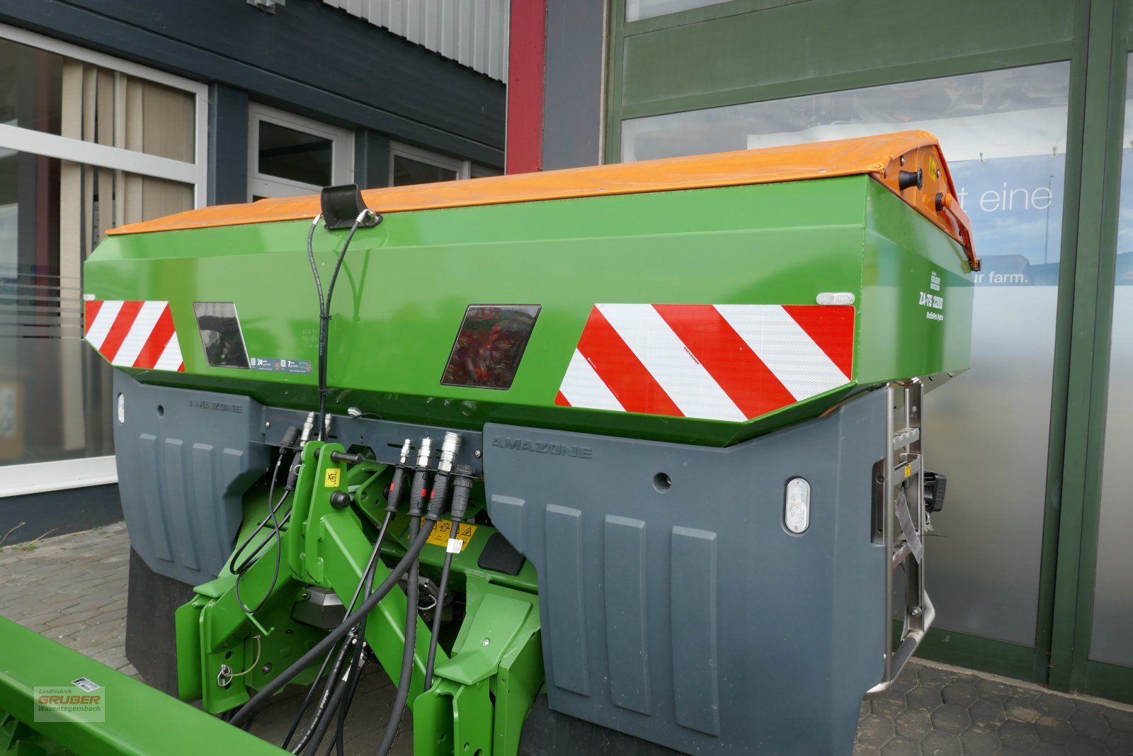 Düngerstreuer des Typs Amazone ZA-TS Profis Hydro 3200 Ultra Rahmen, Neumaschine in Dorfen (Bild 10)