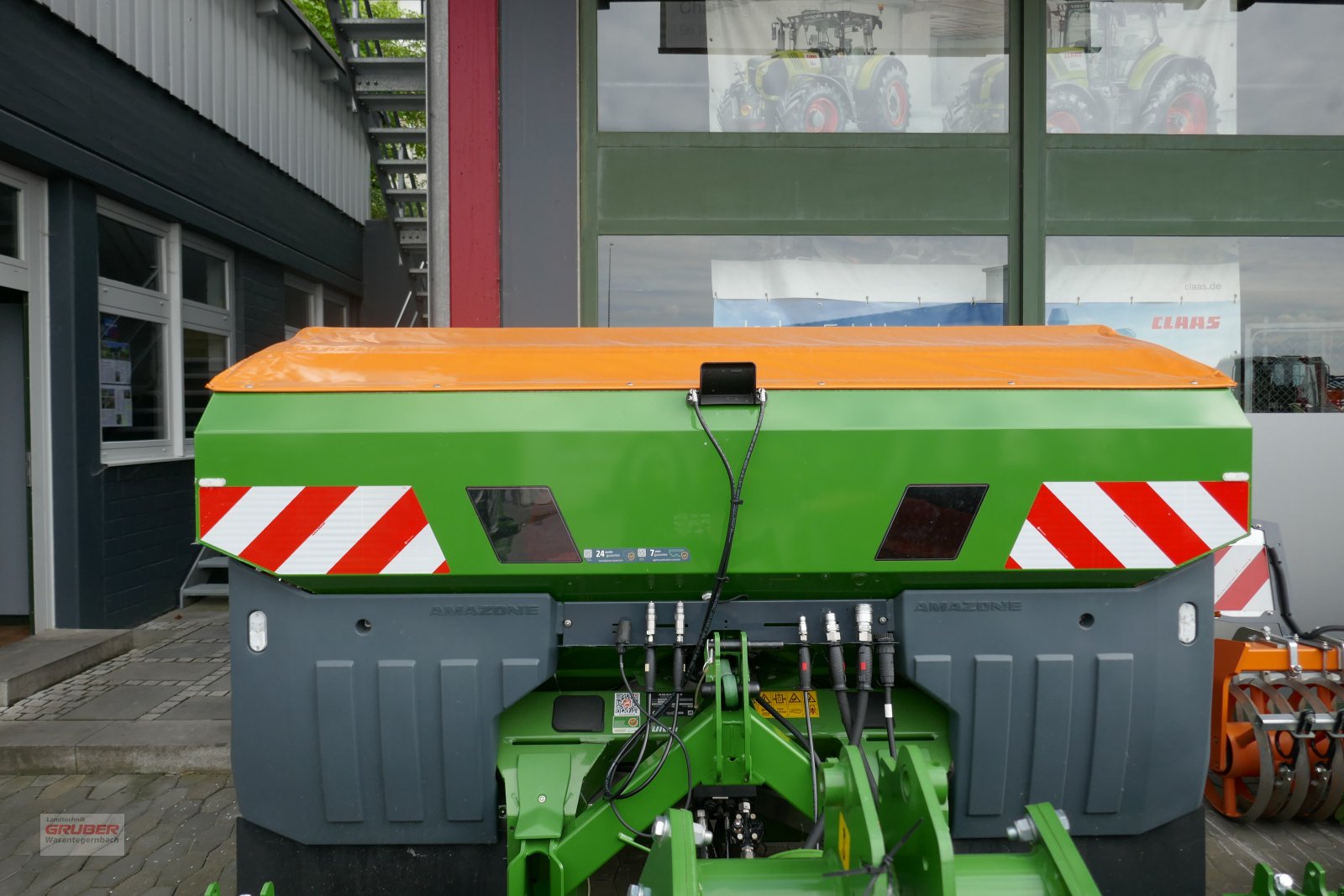 Düngerstreuer des Typs Amazone ZA-TS Profis Hydro 3200 Ultra Rahmen, Neumaschine in Dorfen (Bild 11)