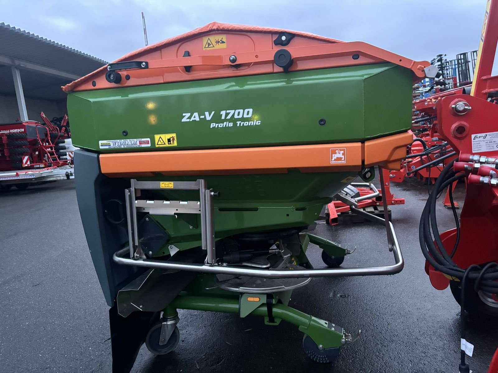 Düngerstreuer des Typs Amazone ZA-V 1700 Profis Tronic, Neumaschine in Göpfritz (Bild 3)