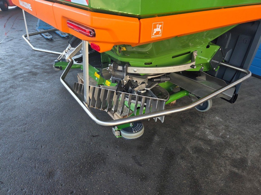 Düngerstreuer of the type Amazone ZA V 1700 Super Profis Tronic, Neumaschine in Bertschikon (Picture 2)