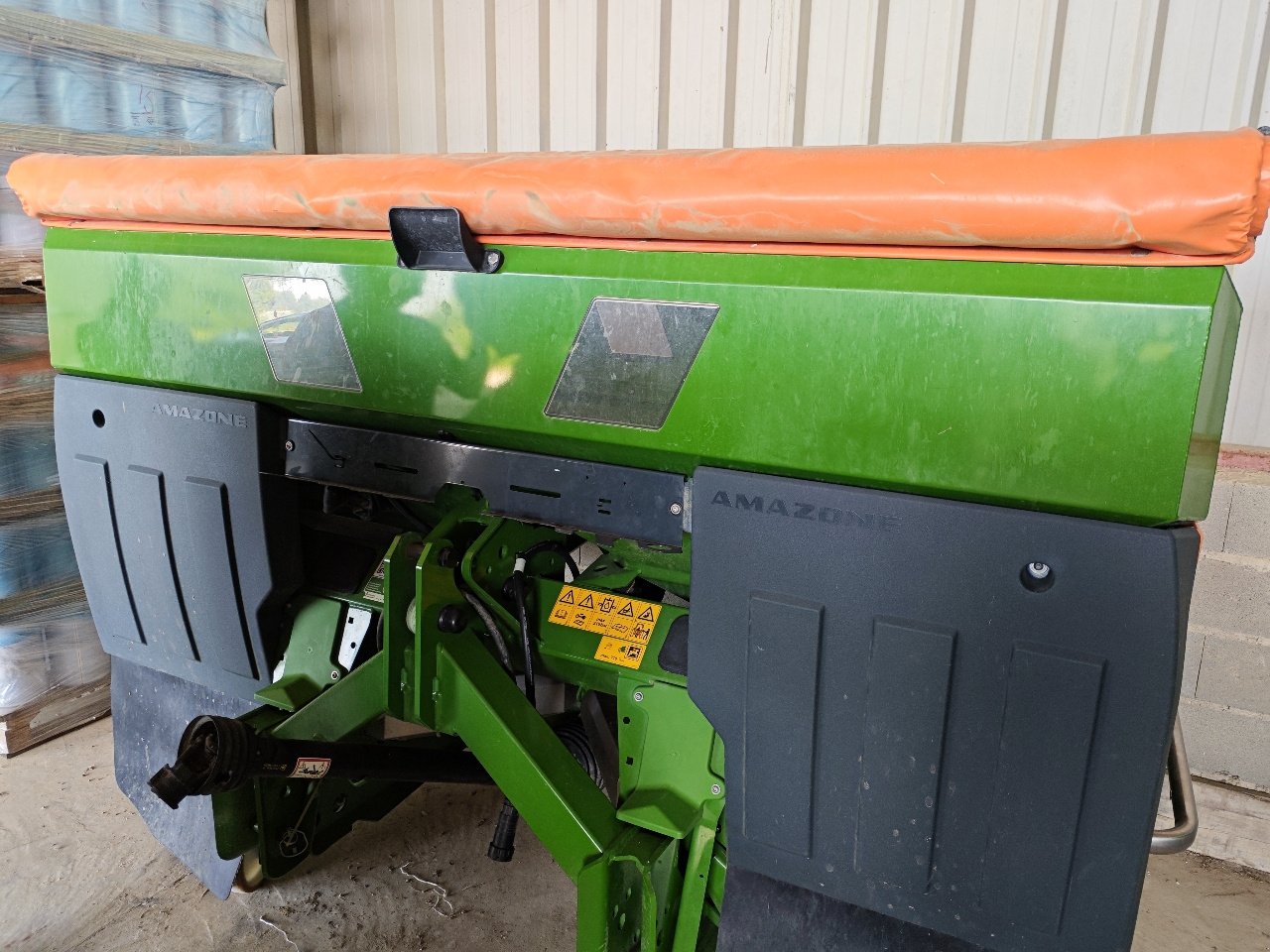Düngerstreuer типа Amazone ZA/V 2000, Gebrauchtmaschine в MORLHON LE HAUT (Фотография 1)