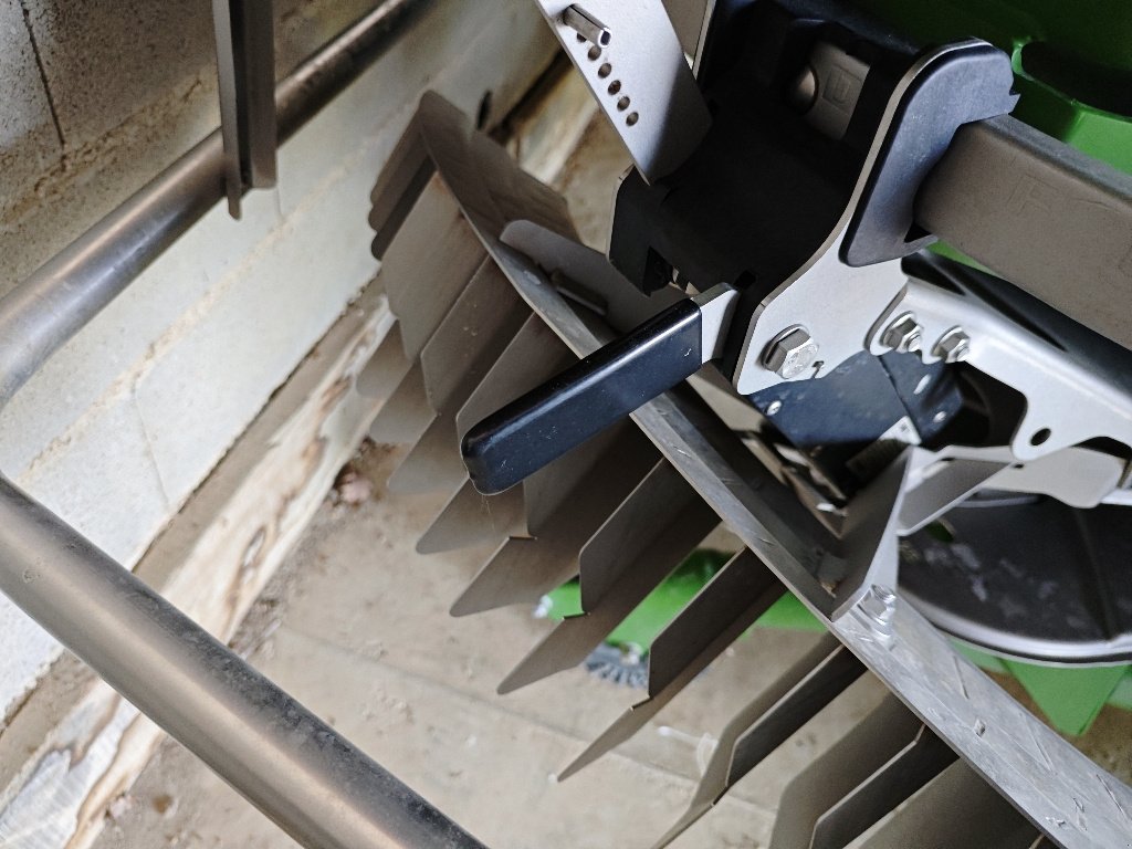 Düngerstreuer типа Amazone ZA/V 2000, Gebrauchtmaschine в MORLHON LE HAUT (Фотография 10)