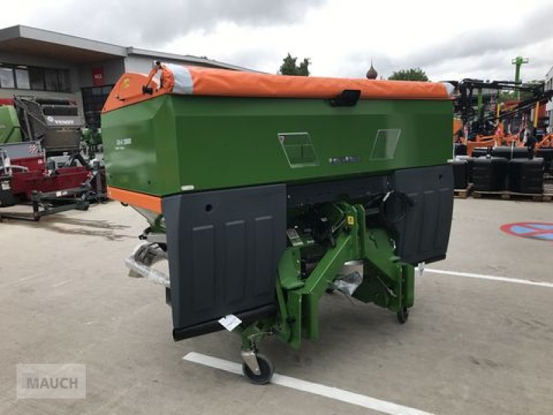 Düngerstreuer of the type Amazone ZA-V 2600 Profis Tronic, Neumaschine in Burgkirchen (Picture 3)