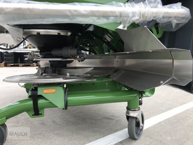 Düngerstreuer of the type Amazone ZA-V 2600 Profis Tronic, Neumaschine in Burgkirchen (Picture 16)