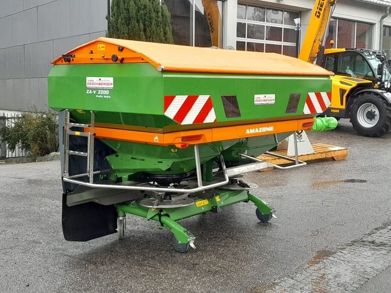 Düngerstreuer of the type Amazone ZA-V 3200 Profis Hydro Wiegestreuer, Neumaschine in St. Marienkirchen (Picture 7)