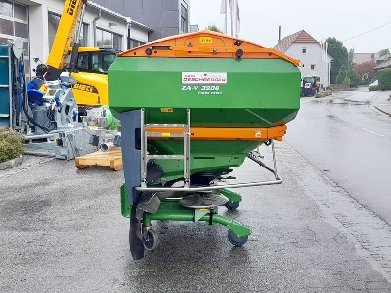 Düngerstreuer of the type Amazone ZA-V 3200 Profis Hydro Wiegestreuer, Neumaschine in St. Marienkirchen (Picture 8)