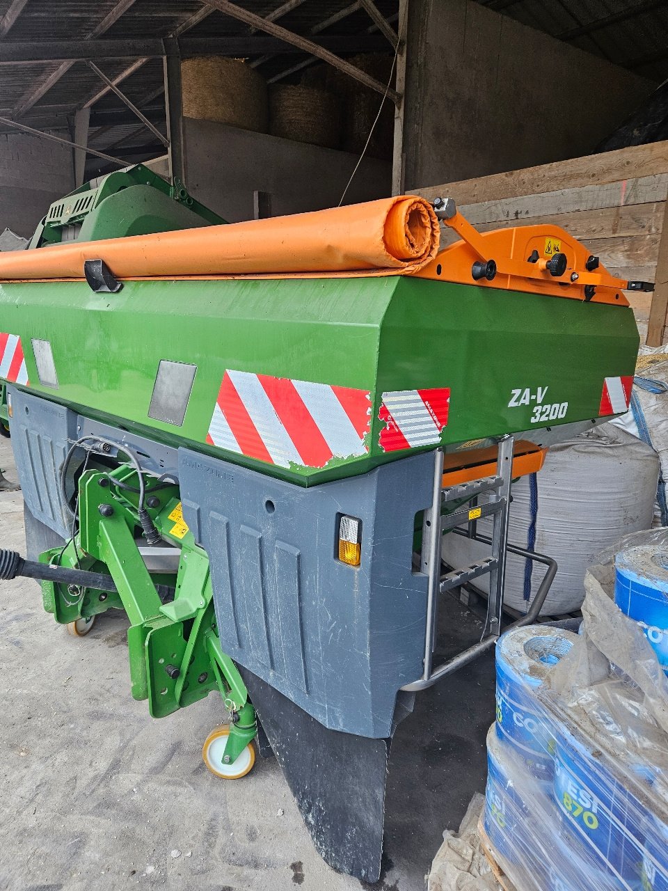 Düngerstreuer typu Amazone Za-v 3200 profis tronic, Gebrauchtmaschine v MANDRES-SUR-VAIR (Obrázek 2)