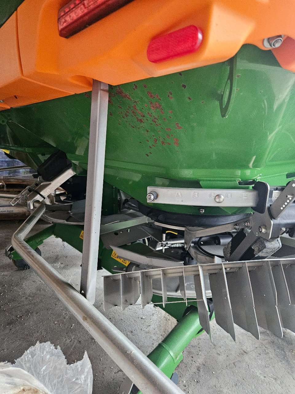 Düngerstreuer typu Amazone Za-v 3200 profis tronic, Gebrauchtmaschine v MANDRES-SUR-VAIR (Obrázek 11)