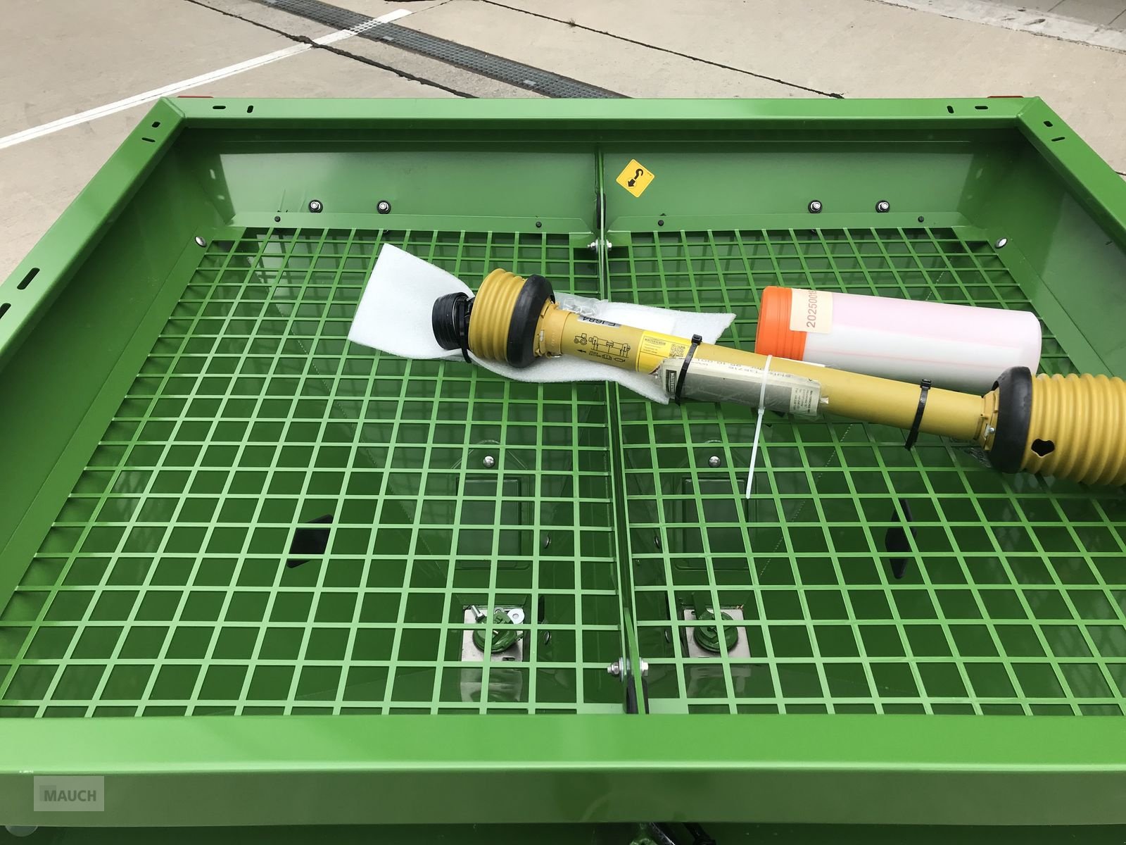 Düngerstreuer des Typs Amazone ZA-X 603, Neumaschine in Burgkirchen (Bild 9)