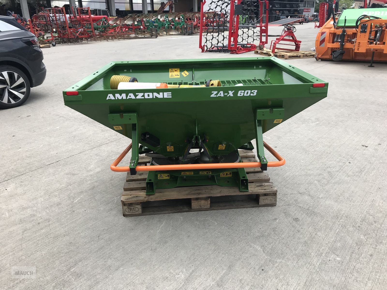 Düngerstreuer des Typs Amazone ZA-X 603, Neumaschine in Burgkirchen (Bild 5)