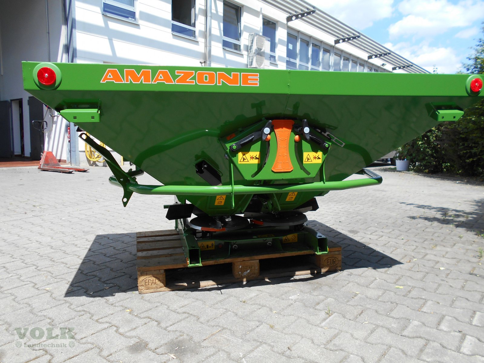 Düngerstreuer des Typs Amazone ZA-X 903, Neumaschine in Friedberg-Derching (Bild 3)