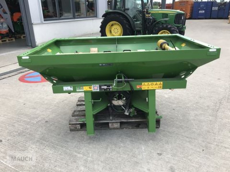 Düngerstreuer of the type Amazone ZA-X 903, Neumaschine in Burgkirchen (Picture 8)