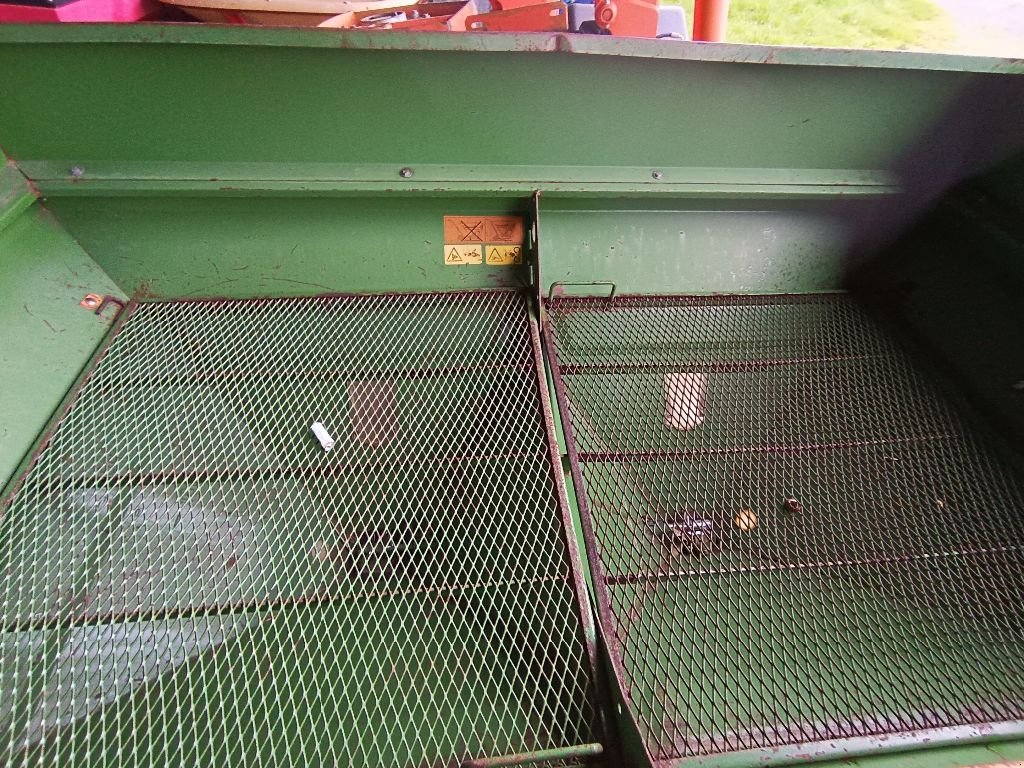 Düngerstreuer типа Amazone ZAM 1800 Compact, Gebrauchtmaschine в COGNAC LA FORET (Фотография 4)