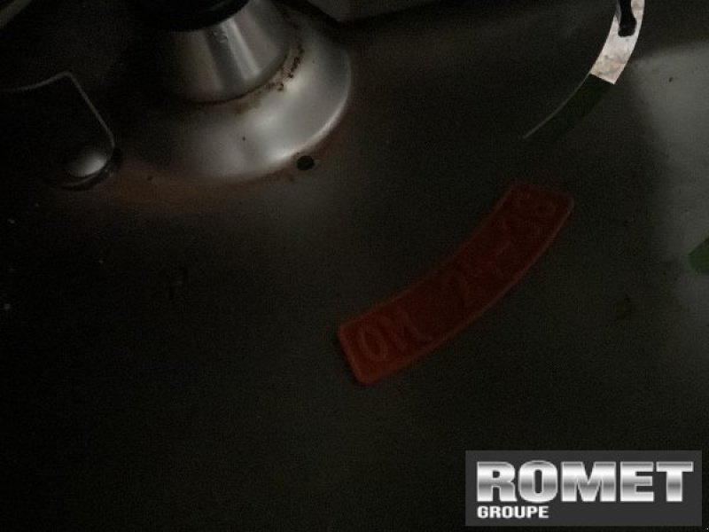 Düngerstreuer типа Amazone ZAM-PROFIS2001SP, Gebrauchtmaschine в Gennes sur glaize (Фотография 3)