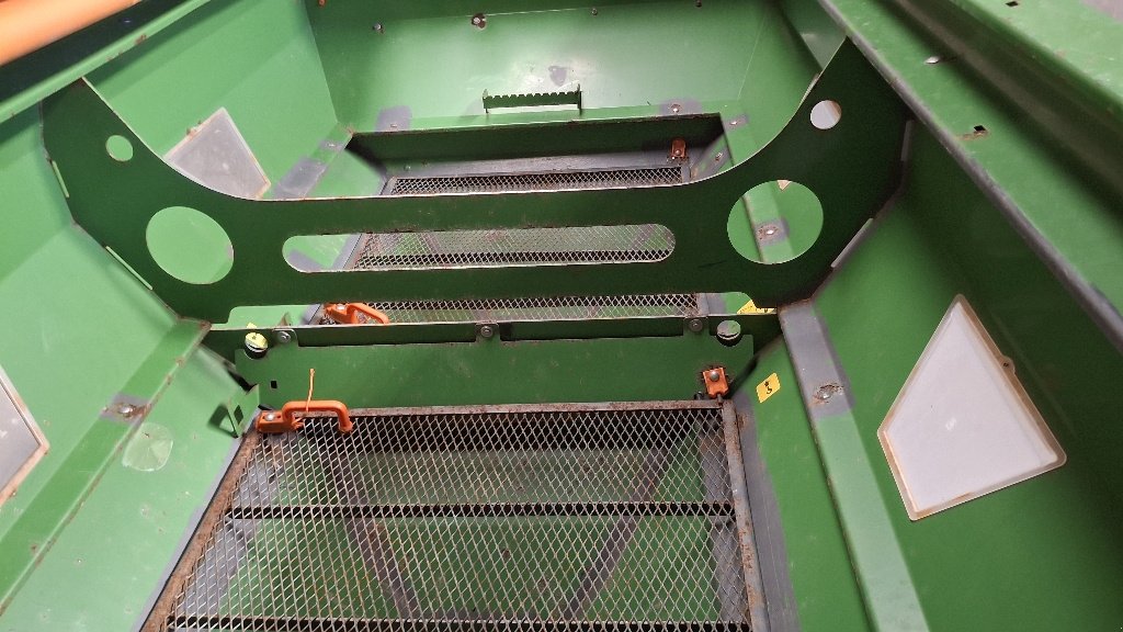 Düngerstreuer of the type Amazone ZAM ULTRA 3600, Gebrauchtmaschine in BRAS SUR MEUSE (Picture 9)
